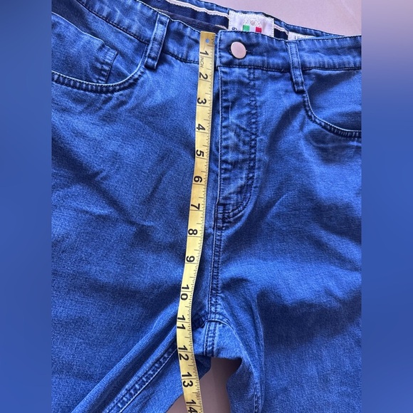 One In A Million" women's jeans, specifically the Legacy Contemporary fit. 32/33 - Picture 8 of 12